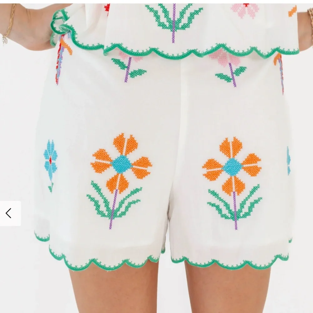 J. Marie tessie shorts embroidered Large L nwt - Picture 2 of 7